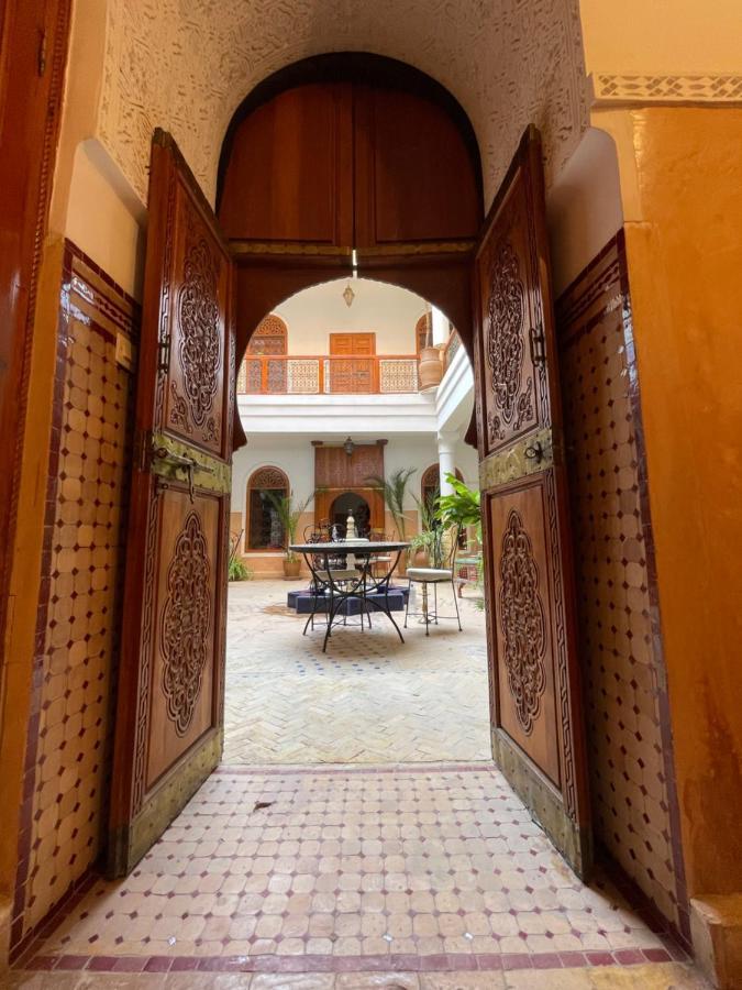 Riad La Caleche & Spa Hotel Marrakesh Exterior photo