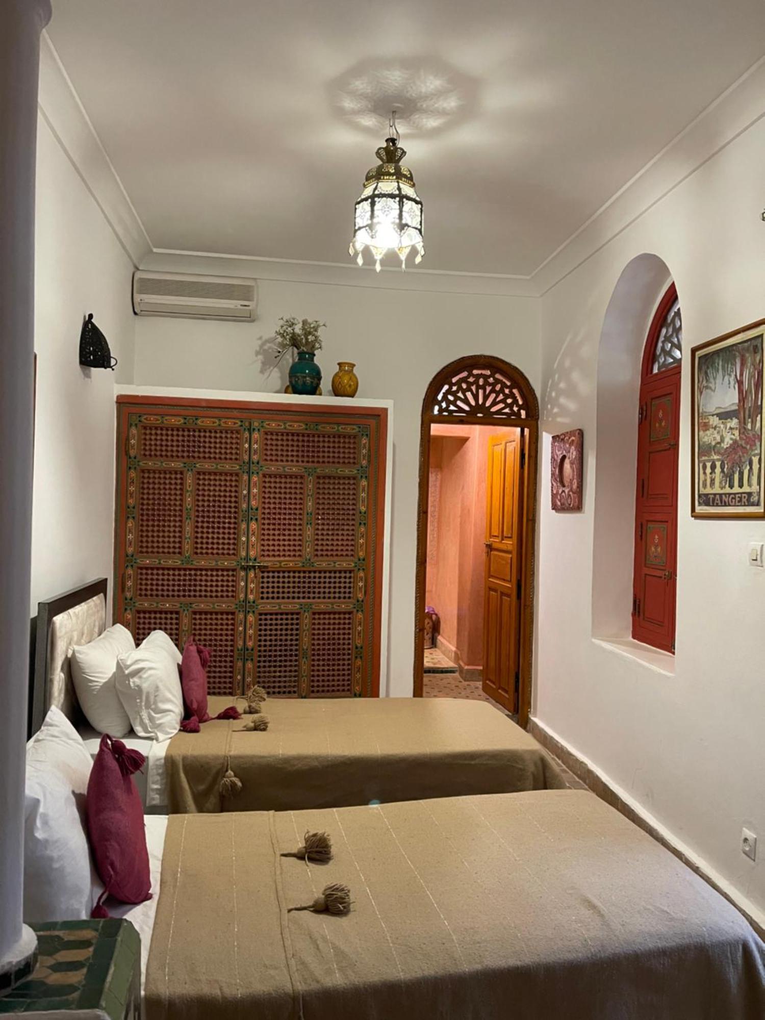 Riad La Caleche & Spa Hotel Marrakesh Exterior photo