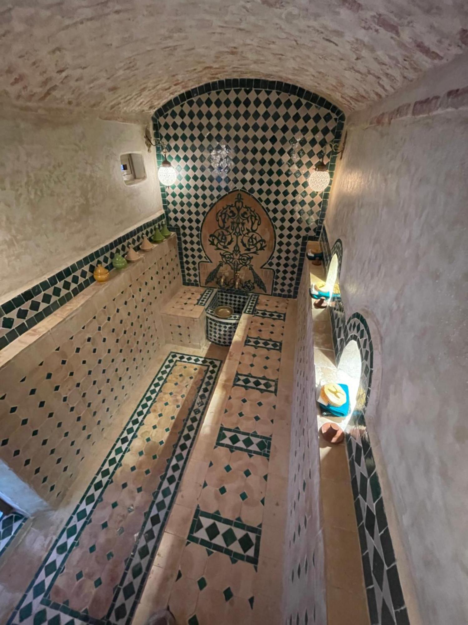 Riad La Caleche & Spa Hotel Marrakesh Exterior photo