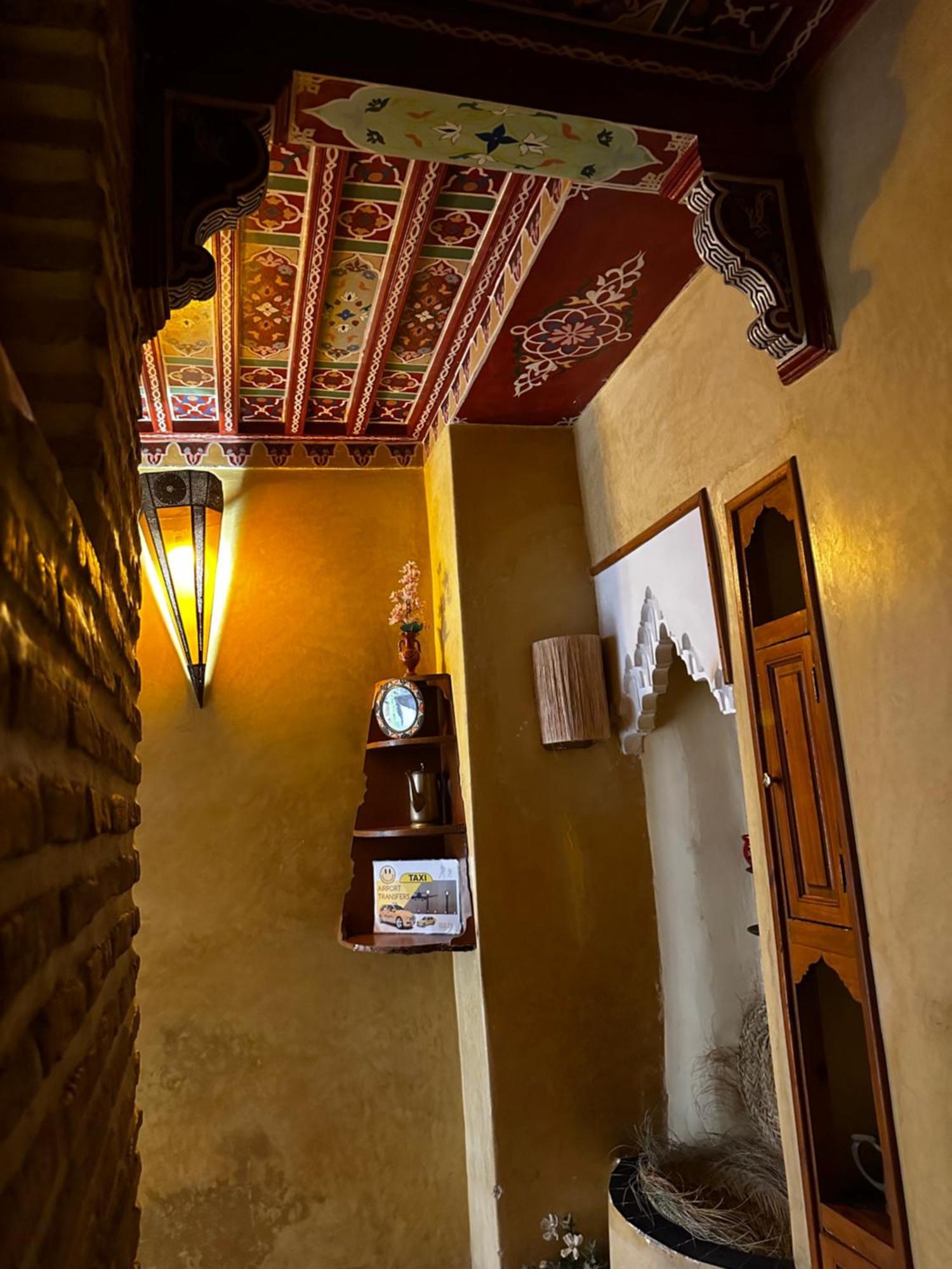 Riad La Caleche & Spa Hotel Marrakesh Exterior photo