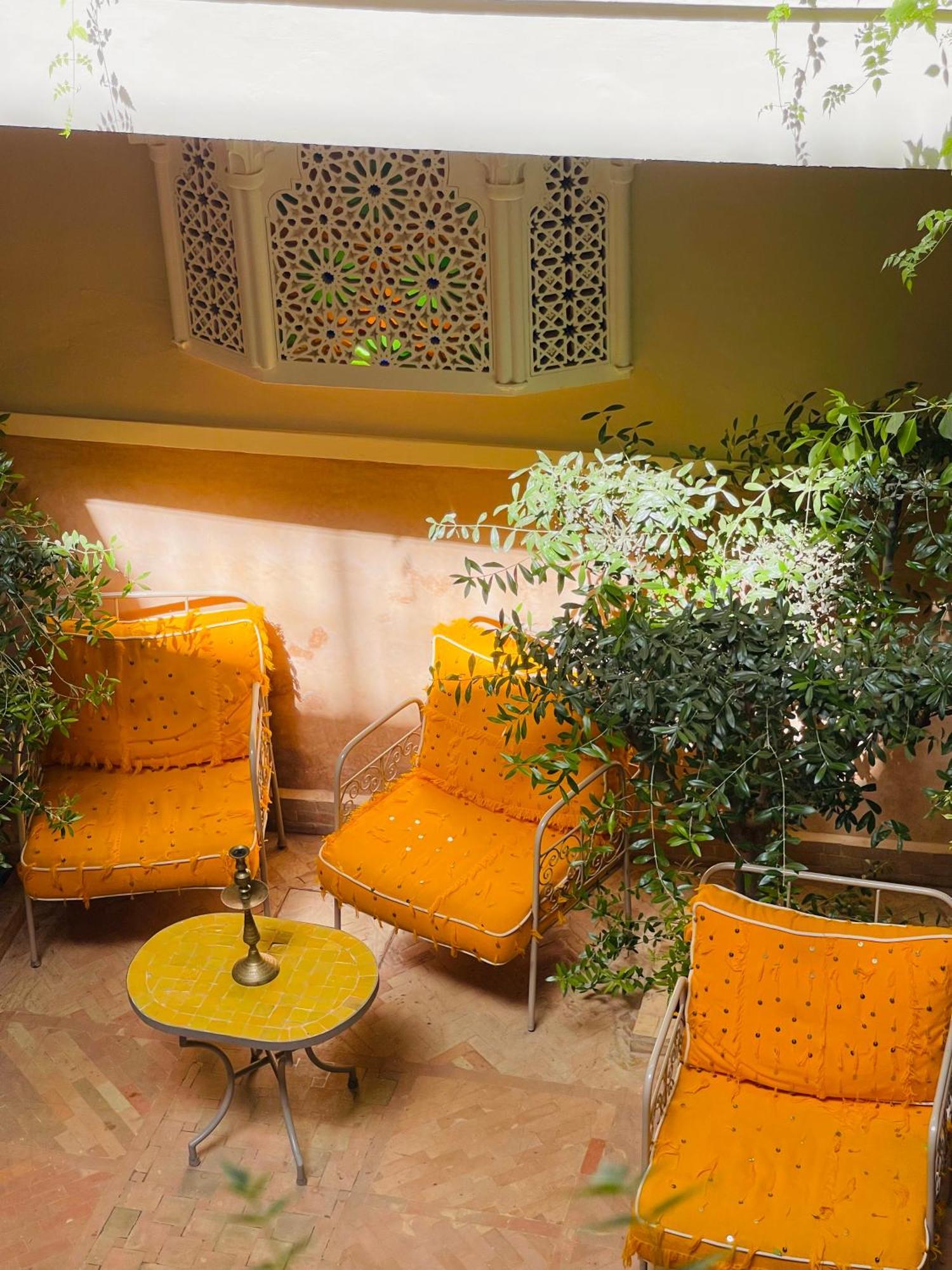 Riad La Caleche & Spa Hotel Marrakesh Exterior photo