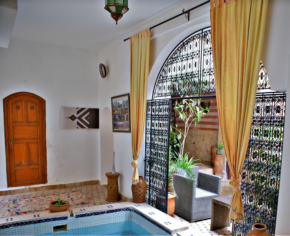 Riad La Caleche & Spa Hotel Marrakesh Exterior photo